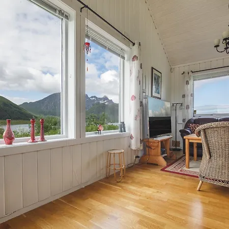 Private By The Sea, Lofoten 莱克内斯
