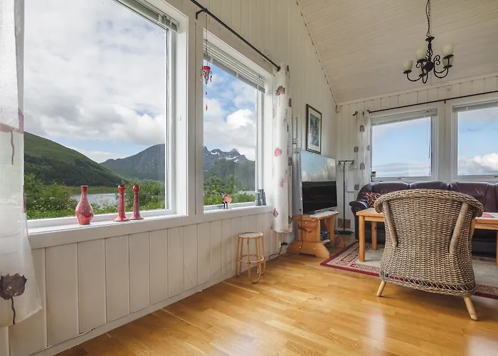 Private By The Sea, Lofoten 莱克内斯
